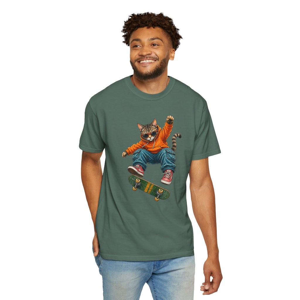 Skateboard Tabby Cat T-Shirt — Streetwear Skateboarder Graphic