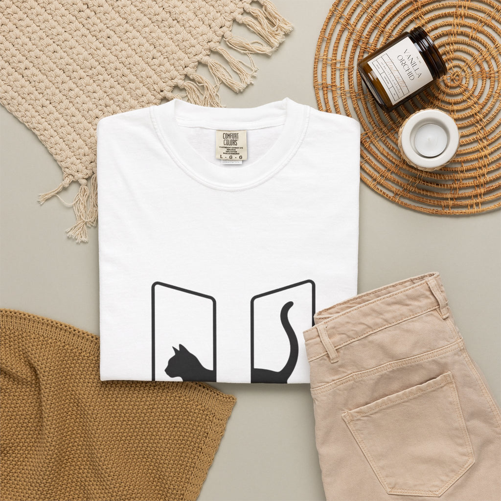 Minimalist Split Black Cat T-Shirt