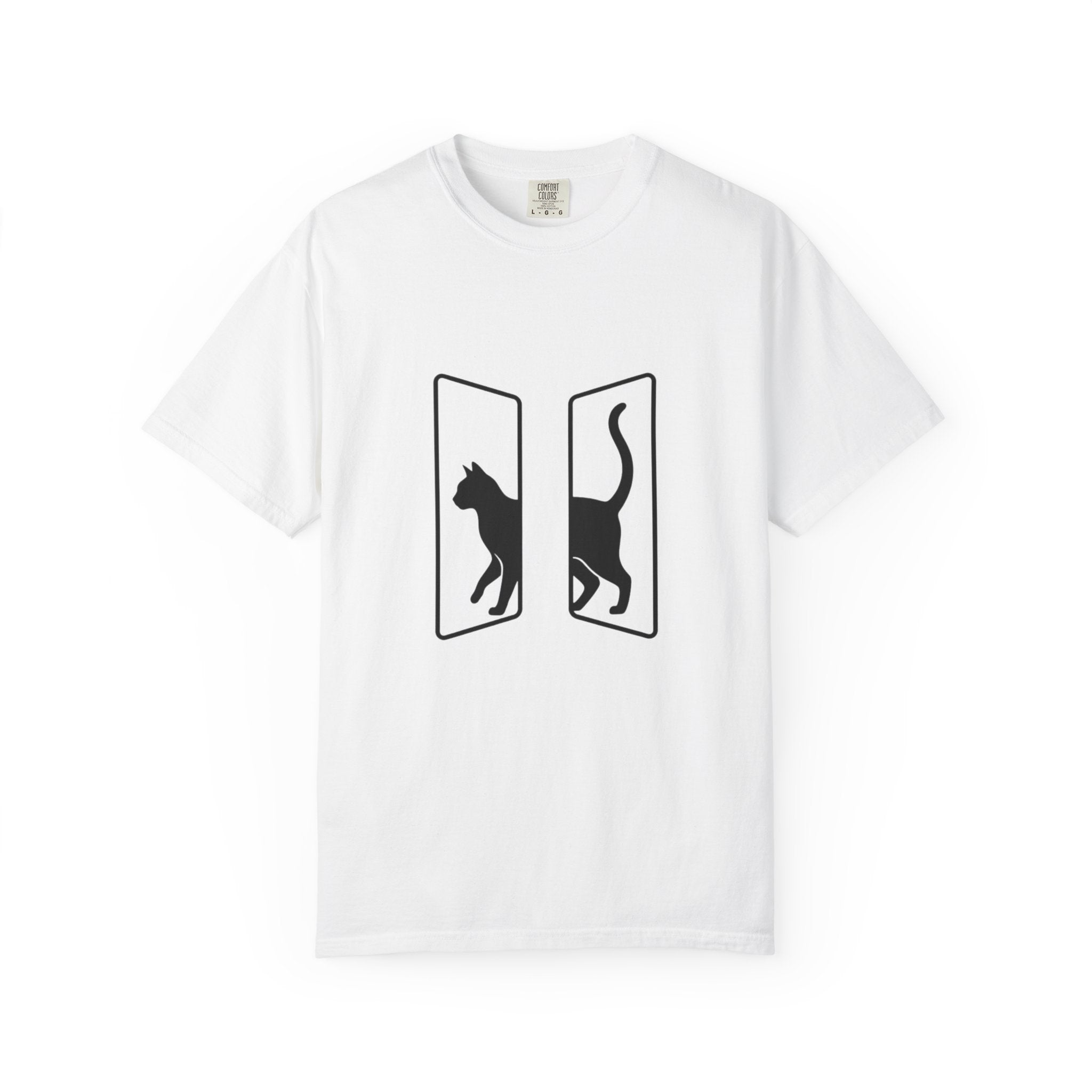 Minimalist Split Black Cat T-Shirt