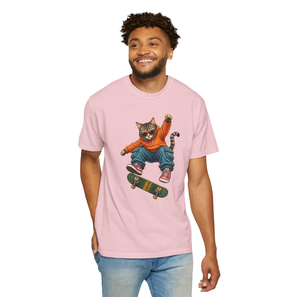 Skateboard Tabby Cat T-Shirt — Streetwear Skateboarder Graphic