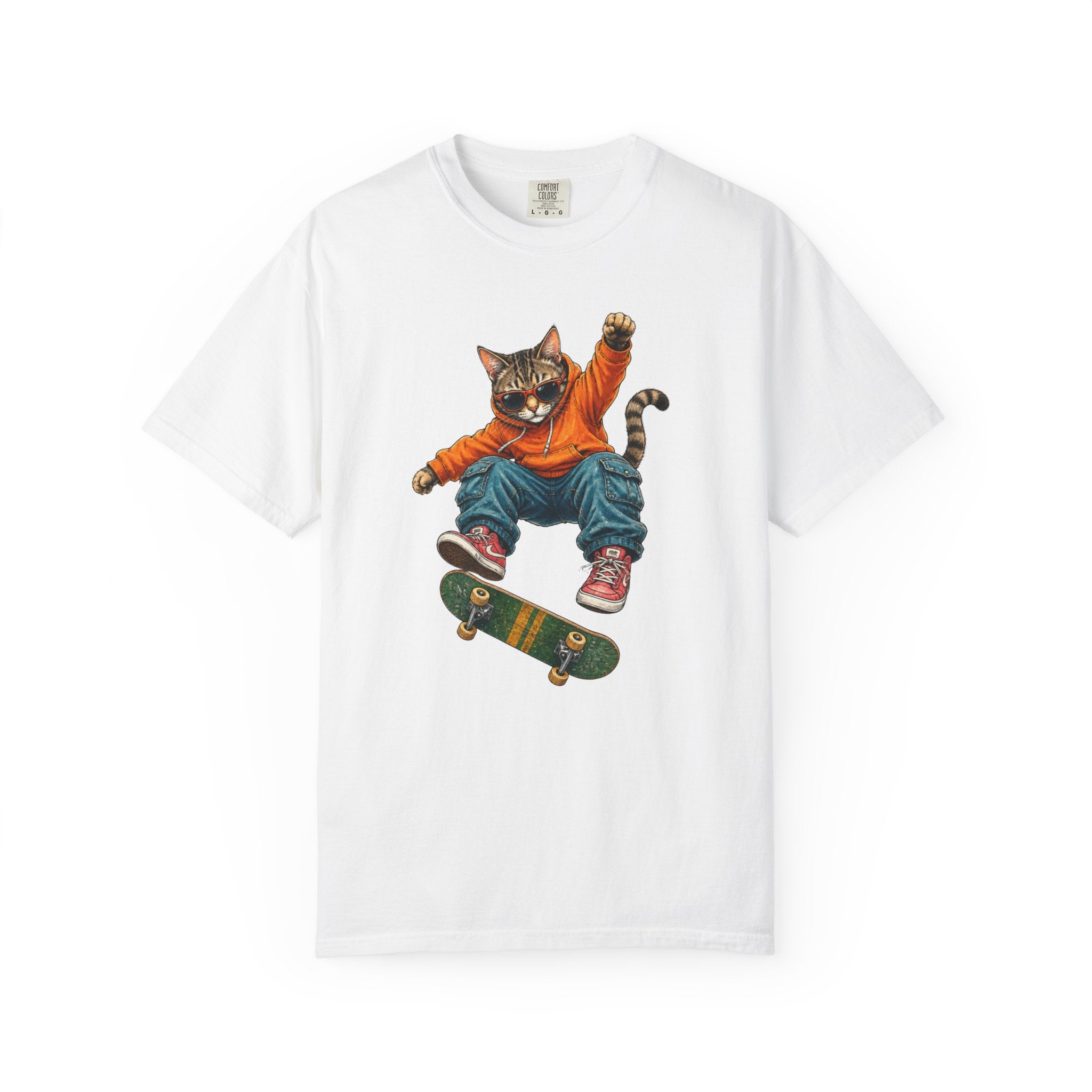 Skateboard Tabby Cat T-Shirt — Streetwear Skateboarder Graphic