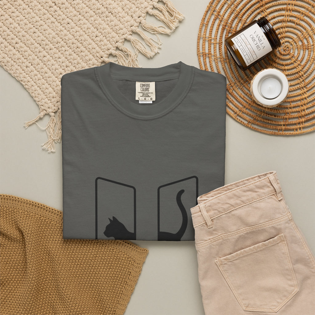 Minimalist Split Black Cat T-Shirt