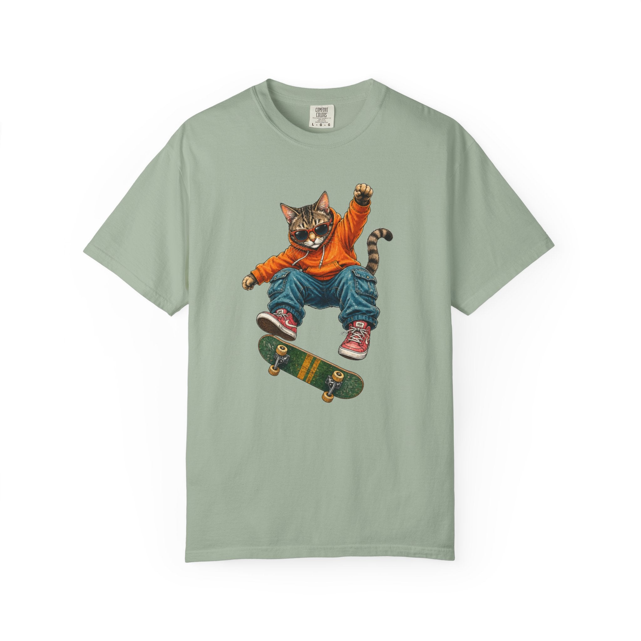 Skateboard Tabby Cat T-Shirt — Streetwear Skateboarder Graphic